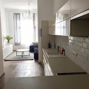 https://white-dream-home.inbudapesthotels.com